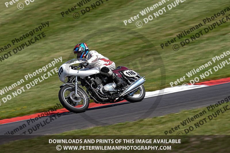 Vintage motorcycle club;eventdigitalimages;mallory park;mallory park trackday photographs;no limits trackdays;peter wileman photography;trackday digital images;trackday photos;vmcc festival 1000 bikes photographs